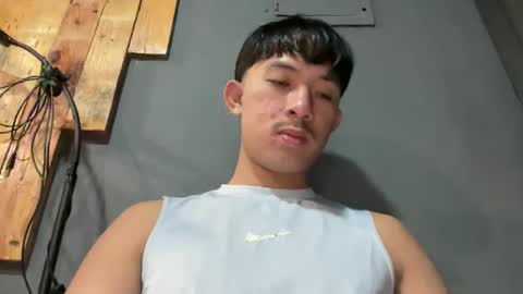 Snapshot of sweetguy102103 chatting on 03-20-26, 11:15 khrayan online show from 03-20-26, 11:15