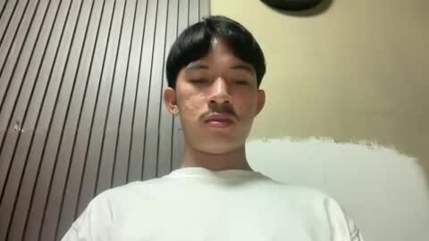 Snapshot of sweetguy102103 chatting on 04-03-26, 03:54 khrayan online show from 04-03-26, 03:54