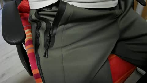 Snapshot of sweethard77 chatting on 01-16-25, 12:53 sweethard77 online show from 01-16-25, 12:53