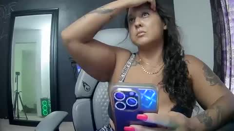 Snapshot of sweethawaiiantea808 chatting on 10-14-25, 12:55 Tina online show from 10-14-25, 12:55