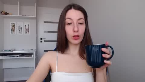 Emma  online show from 04-23-26, 09:41