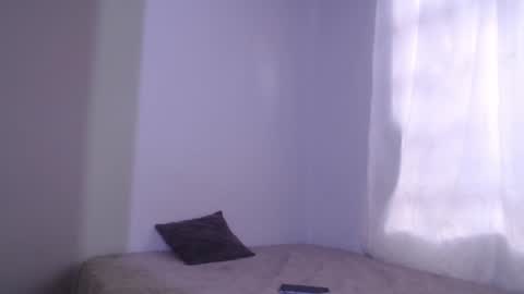 Snapshot of sweethoney22_ chatting on 08-08-26, 10:45 Sabrina y Eliot online show from 08-08-26, 10:45