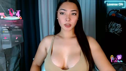 sweetiefox1 online show from 05-25-26, 04:18