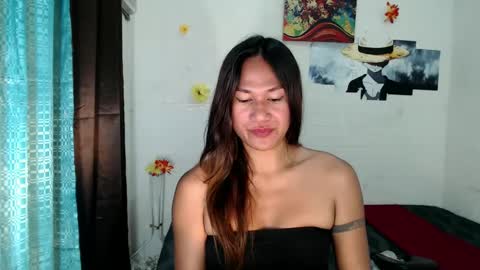 Snapshot of sweetiekimz chatting on 03-05-25, 06:12 Rosemarie online show from 03-05-25, 06:12