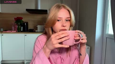 sweetie Lisa3 online show from 05-16-26, 10:36