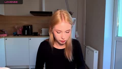sweetie Lisa3 online show from 05-23-26, 06:12