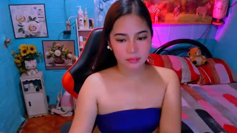 Nicole online show from 01-28-25, 04:39