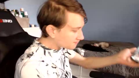 Snapshot of sweetietwin chatting on 02-27-26, 09:31 CAT online show from 02-27-26, 09:31