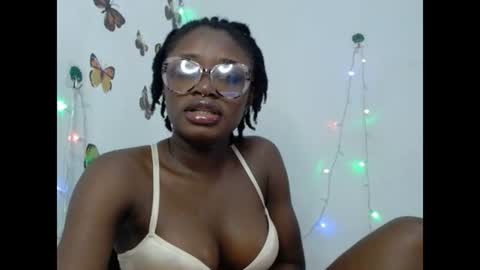Snapshot of sweetjuicyclit chatting on 06-24-26, 10:58 zuri online show from 06-24-26, 10:58