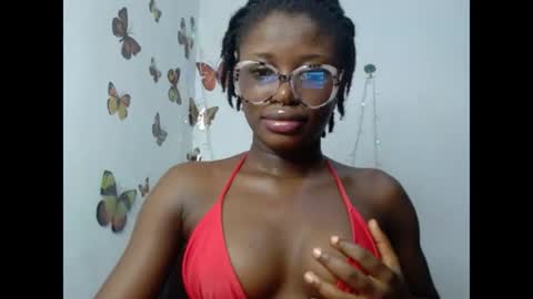 Snapshot of sweetjuicyclit chatting on 07-01-26, 11:37 zuri online show from 07-01-26, 11:37