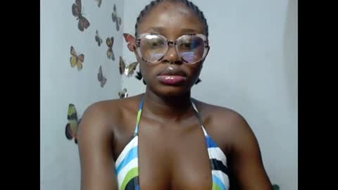 Snapshot of sweetjuicyclit chatting on 07-12-26, 11:07 zuri online show from 07-12-26, 11:07