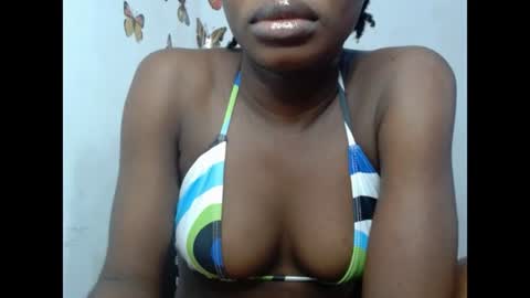 Snapshot of sweetjuicyclit chatting on 07-17-26, 02:13 zuri online show from 07-17-26, 02:13