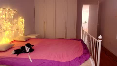 Nabilla online show from 12-04-25, 11:19