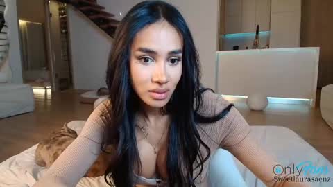 Laura Saenz  Geminis online show from 05-16-26, 03:47