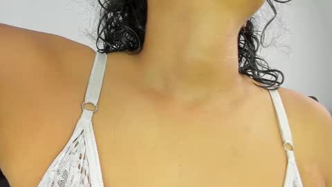 Azulandvioleta online show from 04-23-26, 02:19