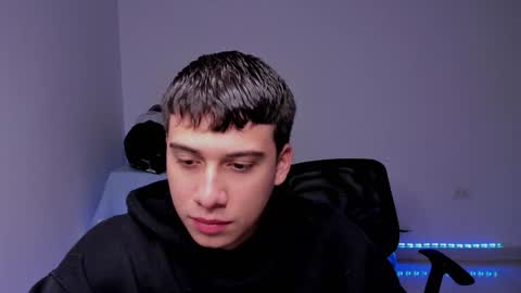 Snapshot of sweetlian_04 chatting on 12-11-24, 03:56 Lian online show from 12-11-24, 03:56