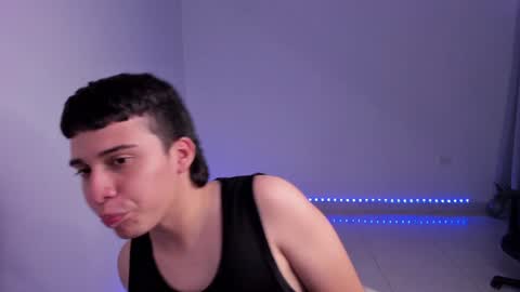 Snapshot of sweetlian_04 chatting on 01-24-25, 06:03 Lian online show from 01-24-25, 06:03