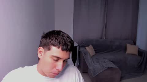 Snapshot of sweetlian_04 chatting on 02-23-25, 12:05 Lian online show from 02-23-25, 12:05