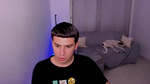 Snapshot of sweetlian_04 chatting on 03-04-25, 08:02 Lian online show from 03-04-25, 08:02