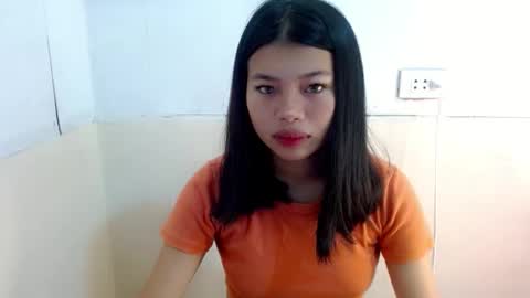 Snapshot of sweetlovely_68 chatting on 02-10-26, 11:42 sweetlovely_68 online show from 02-10-26, 11:42