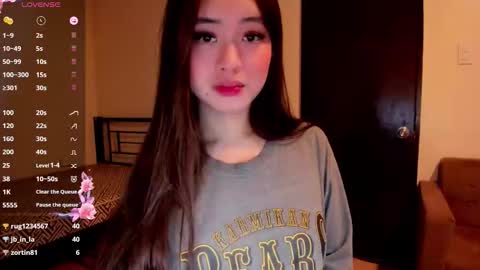 Zoe online show from 11-11-25, 04:23