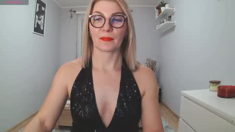 Snapshot of sweetmarthaaa chatting on 12-13-24, 03:54 sweetmarthaaa online show from 12-13-24, 03:54