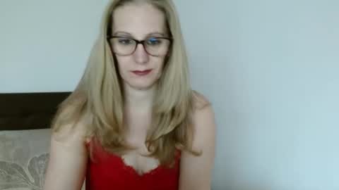 Snapshot of sweetmayaxoxo chatting on 01-06-25, 10:24 sweetmayaxoxo online show from 01-06-25, 10:24