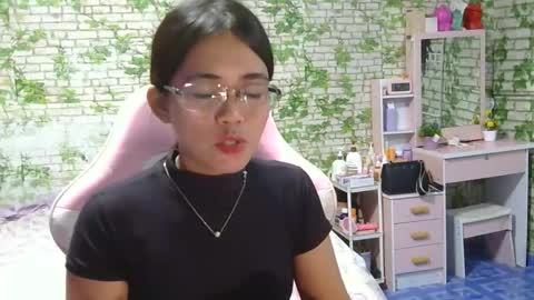 Snapshot of sweetmelyxx chatting on 01-18-26, 10:19 MELY online show from 01-18-26, 10:19