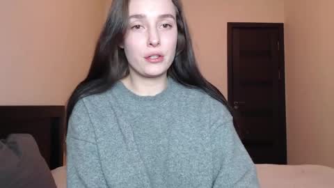 Mia online show from 04-14-26, 06:14