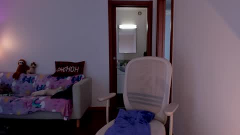 Mila online show from 04-03-26, 12:47