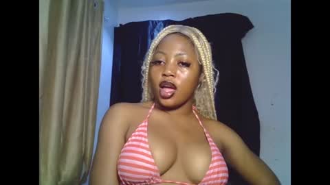 Snapshot of sweetmila9 chatting on 07-11-26, 07:22 sweetmila9 online show from 07-11-26, 07:22