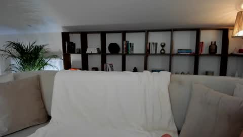 Nicole online show from 10-27-25, 07:23