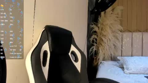 Snapshot of sweetnova_ chatting on 06-17-26, 02:14 Sweet Nova online show from 06-17-26, 02:14