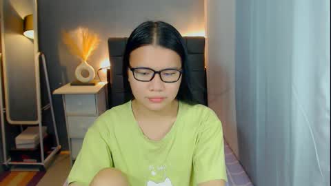 Snapshot of sweetnwildts chatting on 04-23-26, 12:29 Ghena online show from 04-23-26, 12:29