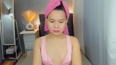 Snapshot of sweetnwildts chatting on 05-14-26, 11:50 Ghena online show from 05-14-26, 11:50