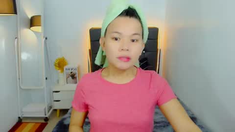 Snapshot of sweetnwildts chatting on 06-29-26, 11:43 Ghena online show from 06-29-26, 11:43