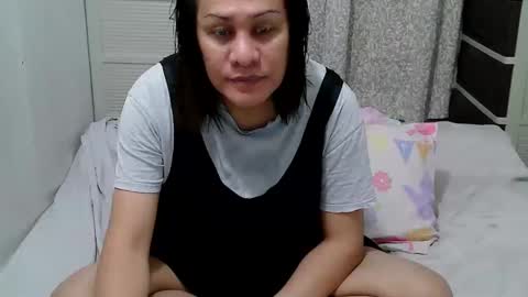 Snapshot of sweetpearlts4u chatting on 04-05-26, 11:07 sam online show from 04-05-26, 11:07