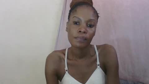 Snapshot of sweetpetite254 chatting on 06-20-26, 07:00 ESTHER online show from 06-20-26, 07:00