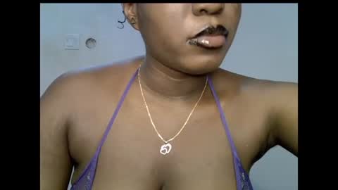 Snapshot of sweetpetitgirl chatting on 07-05-26, 07:21 LILY BRANDY online show from 07-05-26, 07:21