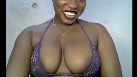 Snapshot of sweetpetitgirl chatting on 07-06-26, 05:59 LILY BRANDY online show from 07-06-26, 05:59
