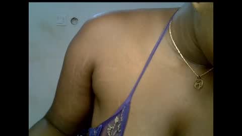 Snapshot of sweetpetitgirl chatting on 07-08-26, 10:47 LILY BRANDY online show from 07-08-26, 10:47
