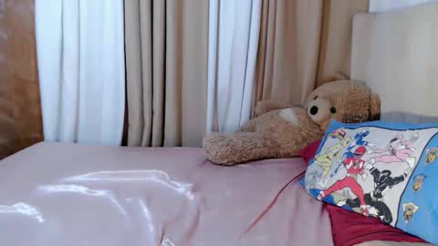 Snapshot of sweetprincess_athena chatting on 05-17-26, 05:42 Princess Ella online show from 05-17-26, 05:42