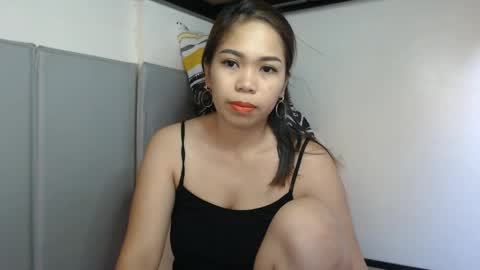 Snapshot of sweetraffy18 chatting on 05-29-26, 12:30 Raffy online show from 05-29-26, 12:30