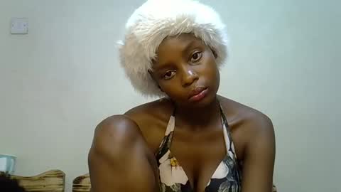 Snapshot of sweetrall chatting on 02-17-26, 01:07 Lilly online show from 02-17-26, 01:07