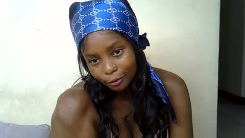 Snapshot of sweetrall chatting on 02-25-26, 10:19 Lilly online show from 02-25-26, 10:19