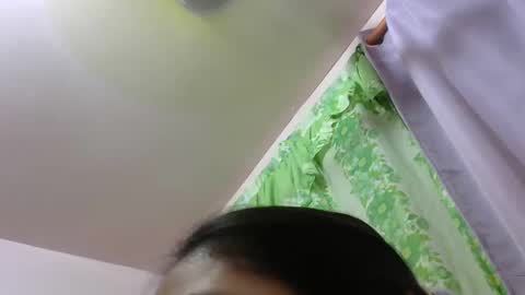 Mia online show from 02-11-25, 02:57