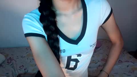 SweetSinnyX online show from 04-19-26, 02:00