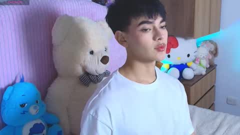 Neffer online show from 12-23-25, 03:04