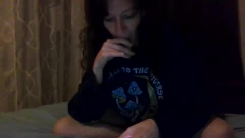 Snapshot of sweettoothtrixie chatting on 09-18-25, 03:30 Sweet Tooth Trixie online show from 09-18-25, 03:30