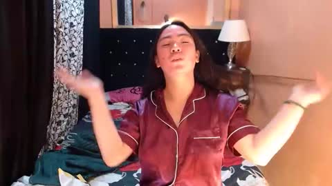 Ms trixiee online show from 10-19-25, 10:32